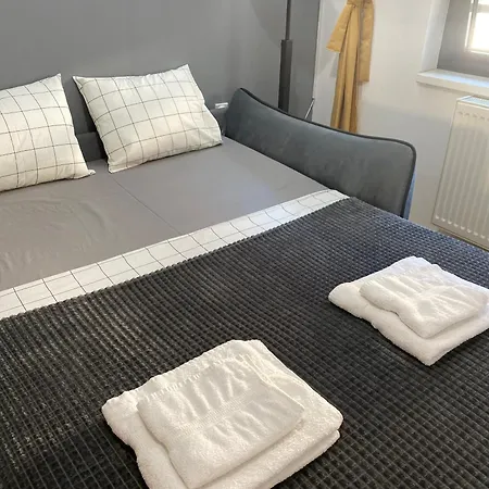 Family , Free Parking *